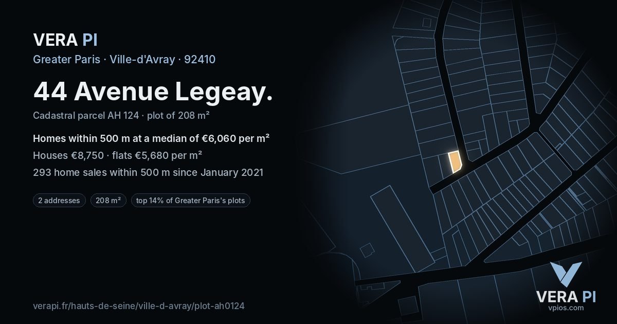 44 Avenue Legeay, Ville-d'Avray at night – the plot lit, the parcels around coloured by the prices near them