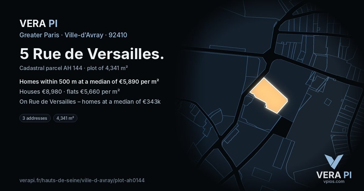 5 Rue de Versailles, Ville-d'Avray at night – the plot lit, the parcels around coloured by the prices near them