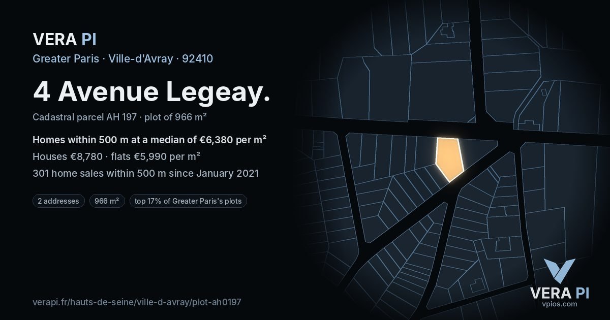 4 Avenue Legeay, Ville-d'Avray at night – the plot lit, the parcels around coloured by the prices near them