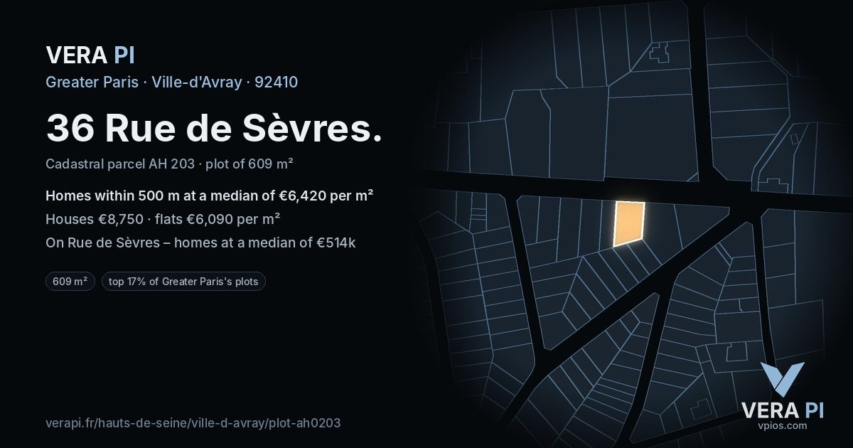 36 Rue de Sèvres, Ville-d'Avray at night – the plot lit, the parcels around coloured by the prices near them