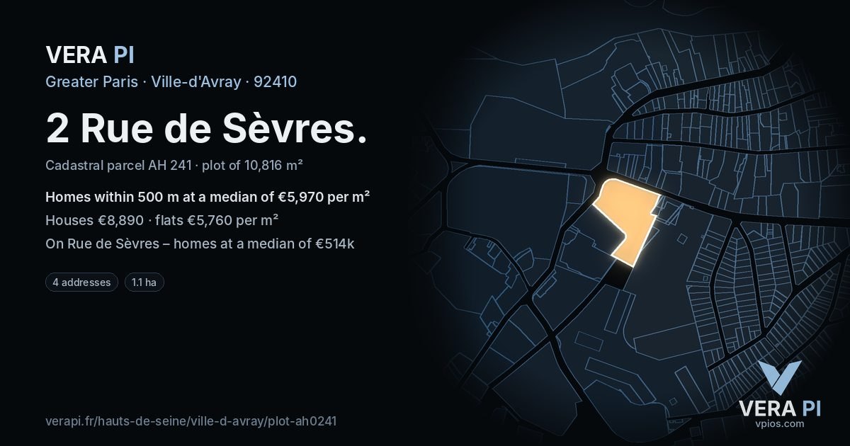 2 Rue de Sèvres, Ville-d'Avray at night – the plot lit, the parcels around coloured by the prices near them
