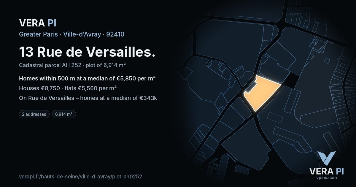 13 Rue de Versailles, Ville-d'Avray at night – the plot lit, the parcels around coloured by the prices near them