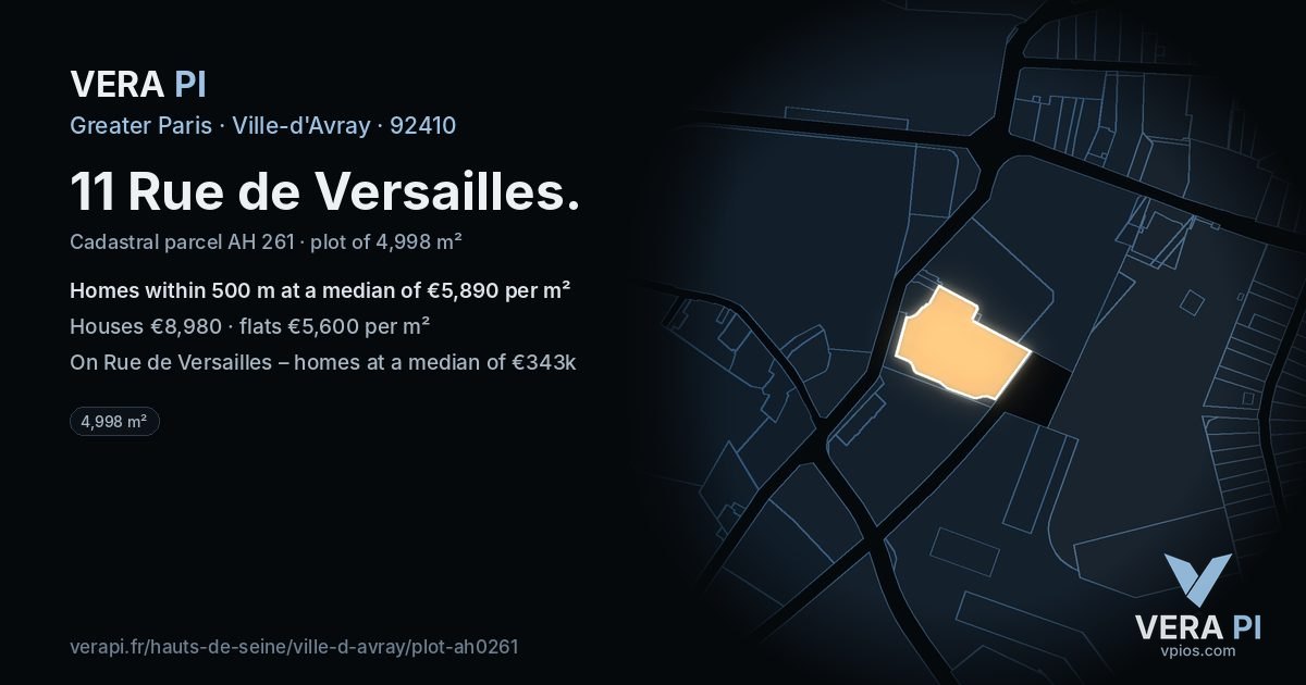 11 Rue de Versailles, Ville-d'Avray at night – the plot lit, the parcels around coloured by the prices near them