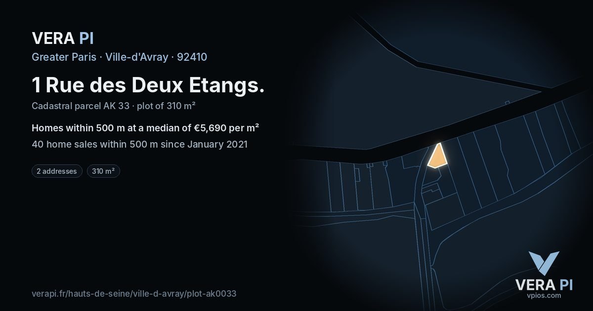 1 Rue des Deux Etangs, Ville-d'Avray at night – the plot lit, the parcels around coloured by the prices near them