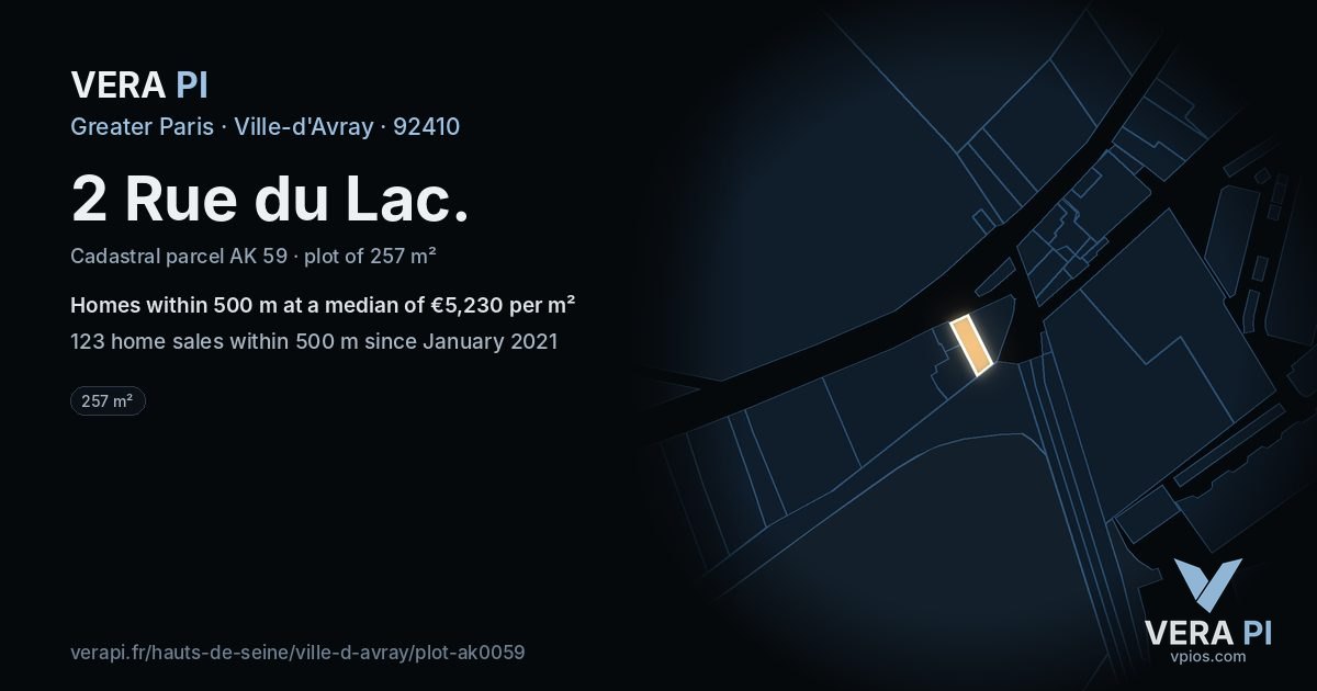 2 Rue du Lac, Ville-d'Avray at night – the plot lit, the parcels around coloured by the prices near them