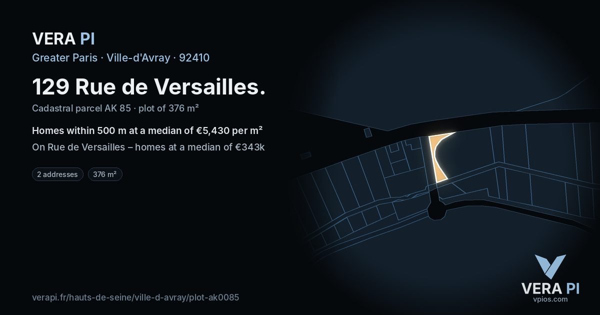 129 Rue de Versailles, Ville-d'Avray at night – the plot lit, the parcels around coloured by the prices near them