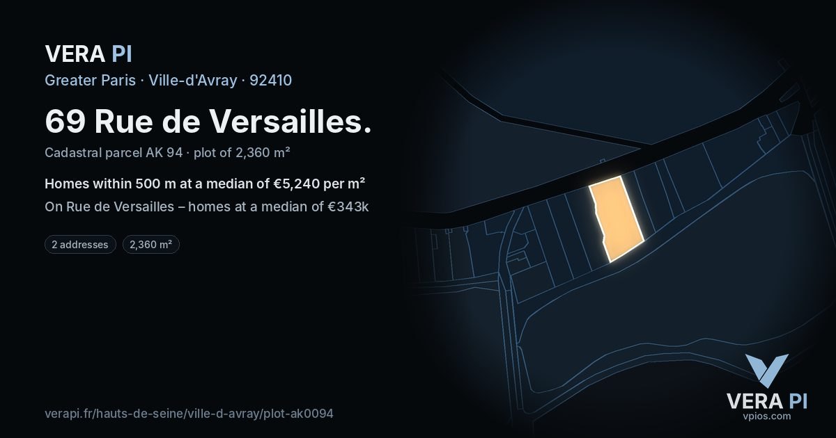 69 Rue de Versailles, Ville-d'Avray at night – the plot lit, the parcels around coloured by the prices near them