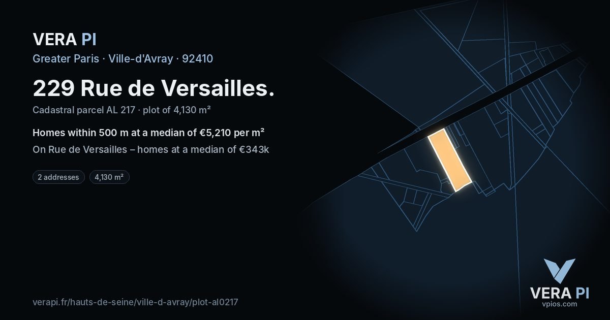 229 Rue de Versailles, Ville-d'Avray at night – the plot lit, the parcels around coloured by the prices near them