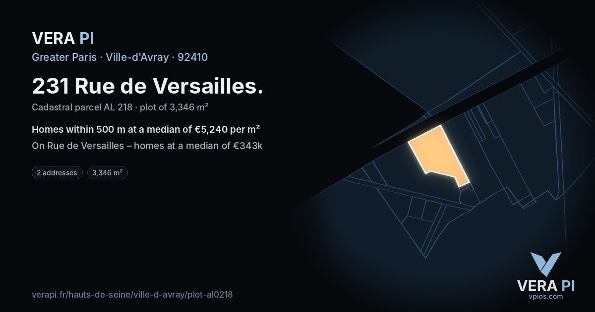 231 Rue de Versailles, Ville-d'Avray at night – the plot lit, the parcels around coloured by the prices near them