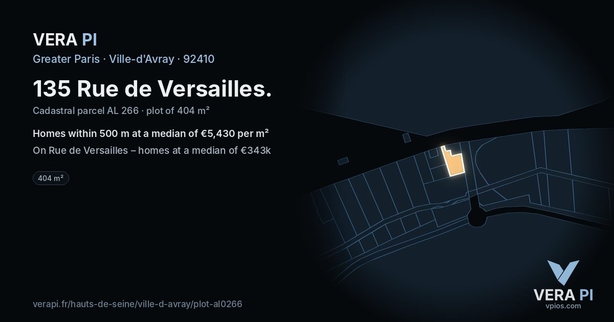 135 Rue de Versailles, Ville-d'Avray at night – the plot lit, the parcels around coloured by the prices near them