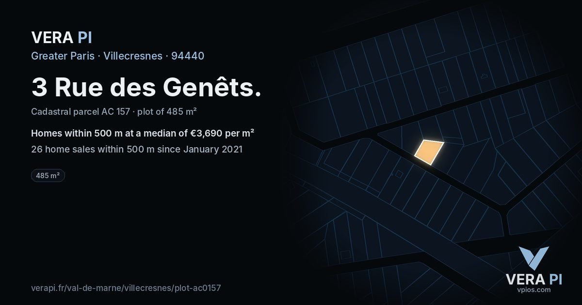 3 Rue des Genêts, Villecresnes at night – the plot lit, the parcels around coloured by the prices near them