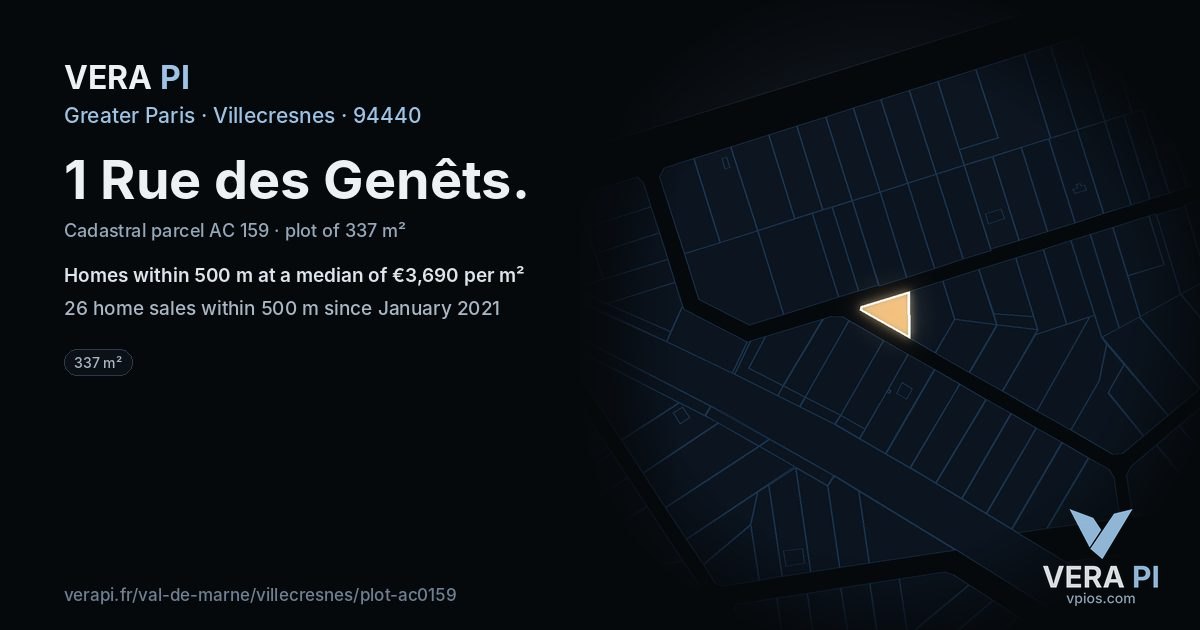 1 Rue des Genêts, Villecresnes at night – the plot lit, the parcels around coloured by the prices near them