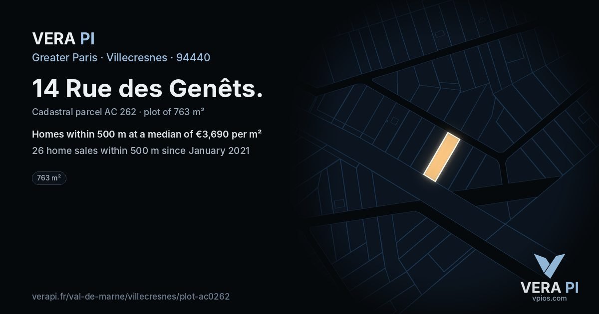 14 Rue des Genêts, Villecresnes at night – the plot lit, the parcels around coloured by the prices near them