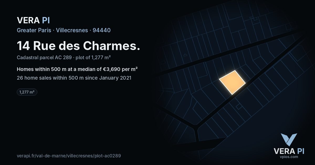 14 Rue des Charmes, Villecresnes at night – the plot lit, the parcels around coloured by the prices near them