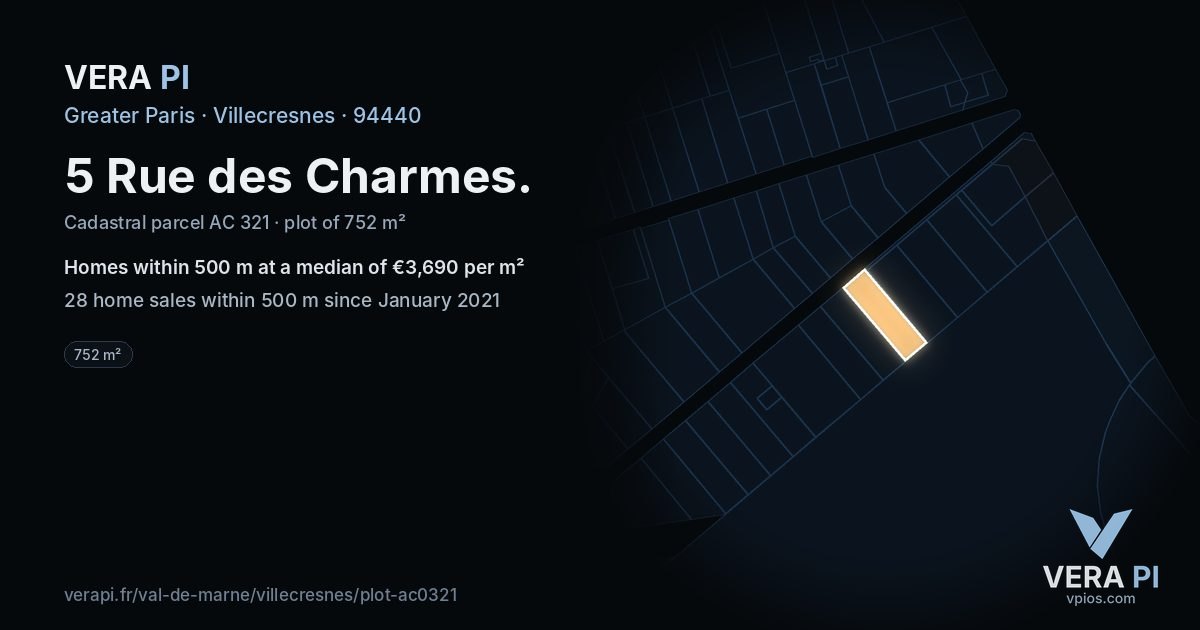 5 Rue des Charmes, Villecresnes at night – the plot lit, the parcels around coloured by the prices near them