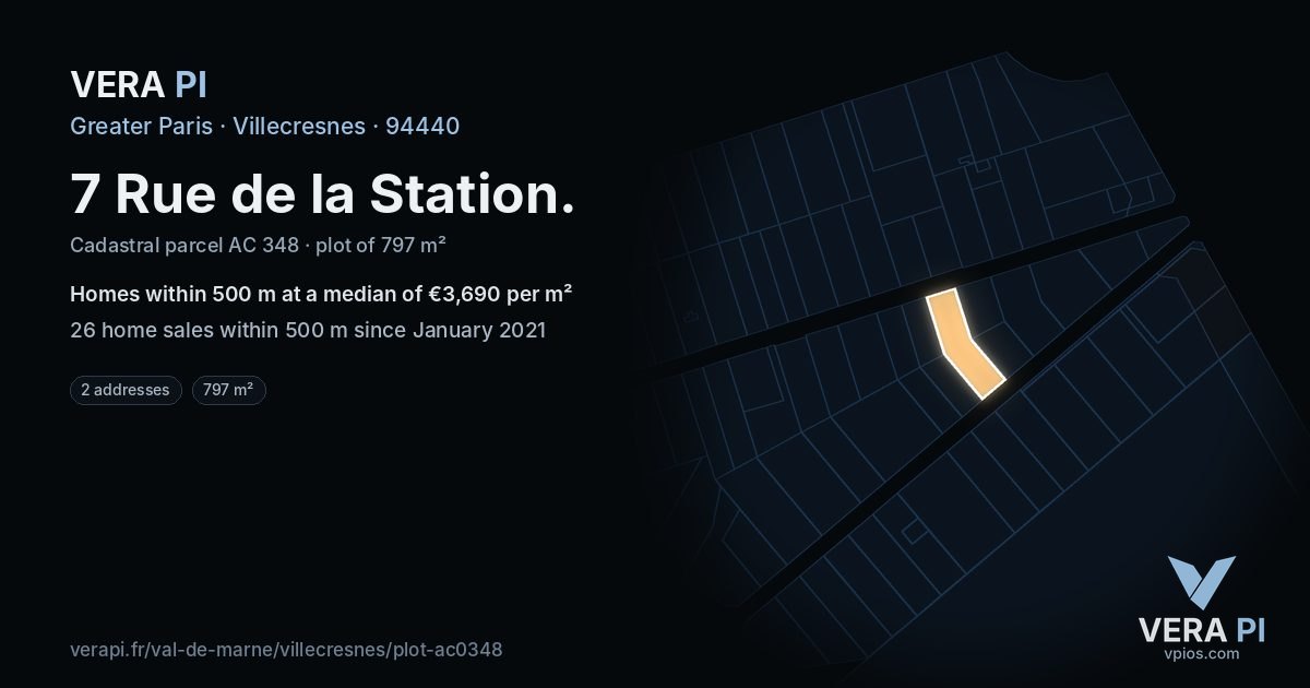7 Rue de la Station, Villecresnes at night – the plot lit, the parcels around coloured by the prices near them
