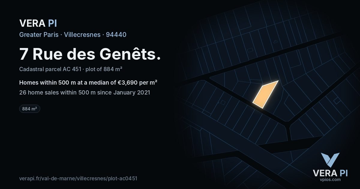 7 Rue des Genêts, Villecresnes at night – the plot lit, the parcels around coloured by the prices near them