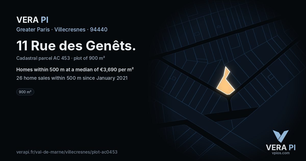 11 Rue des Genêts, Villecresnes at night – the plot lit, the parcels around coloured by the prices near them