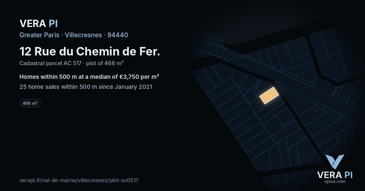 12 Rue du Chemin de Fer, Villecresnes at night – the plot lit, the parcels around coloured by the prices near them