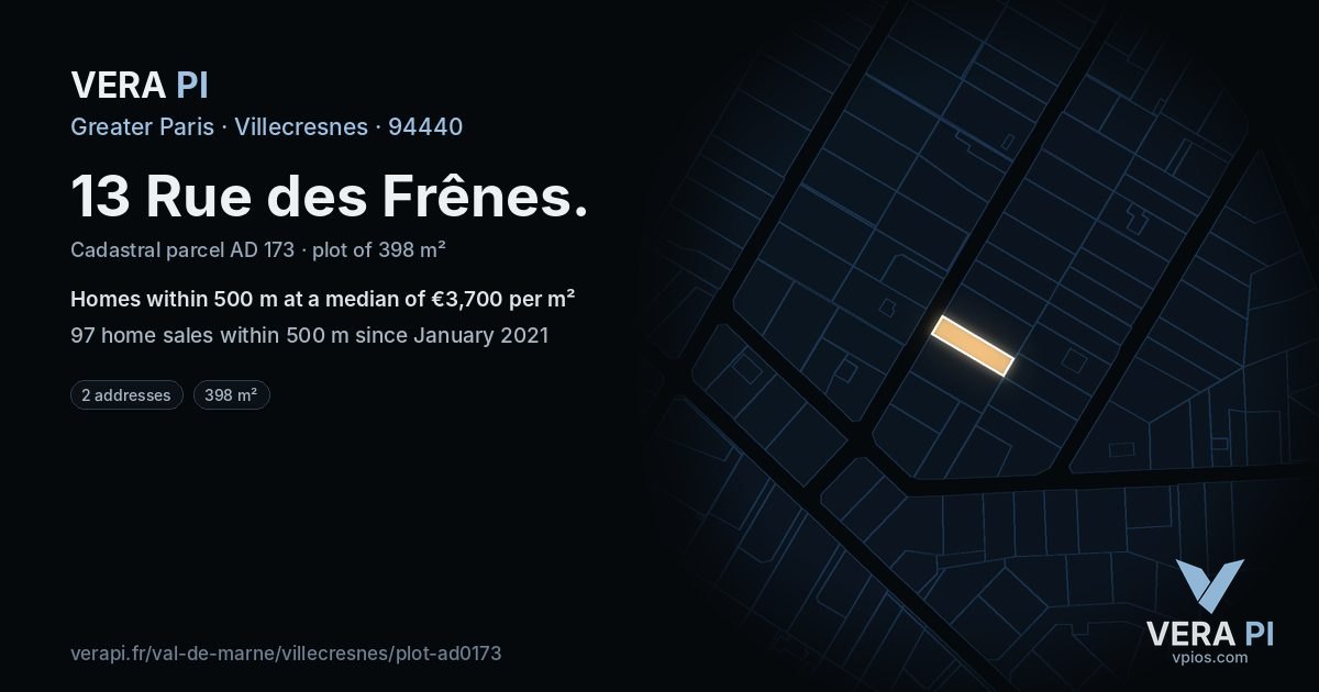 13 Rue des Frênes, Villecresnes at night – the plot lit, the parcels around coloured by the prices near them