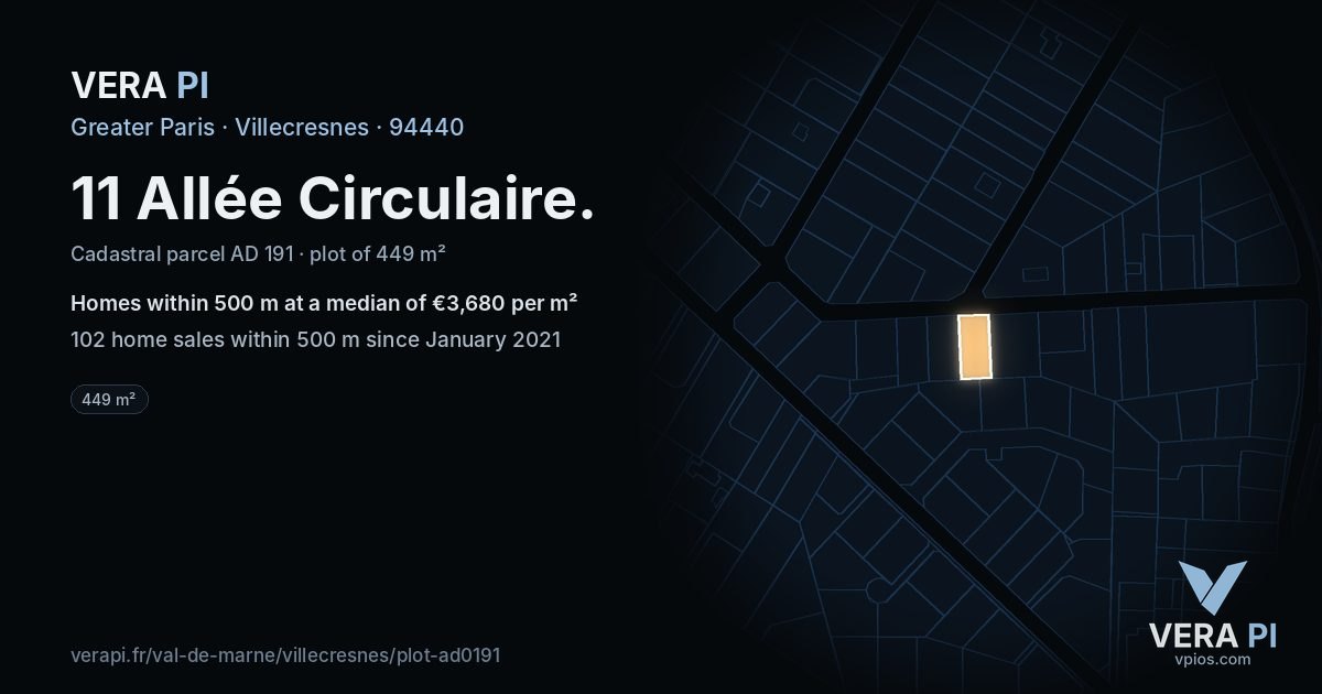 11 Allée Circulaire, Villecresnes at night – the plot lit, the parcels around coloured by the prices near them