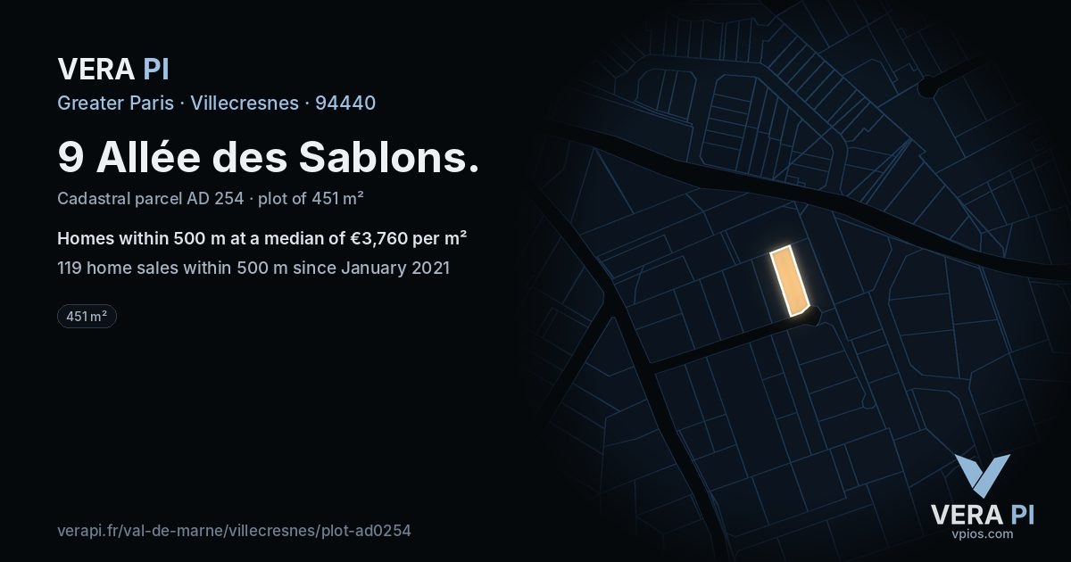 9 Allée des Sablons, Villecresnes at night – the plot lit, the parcels around coloured by the prices near them