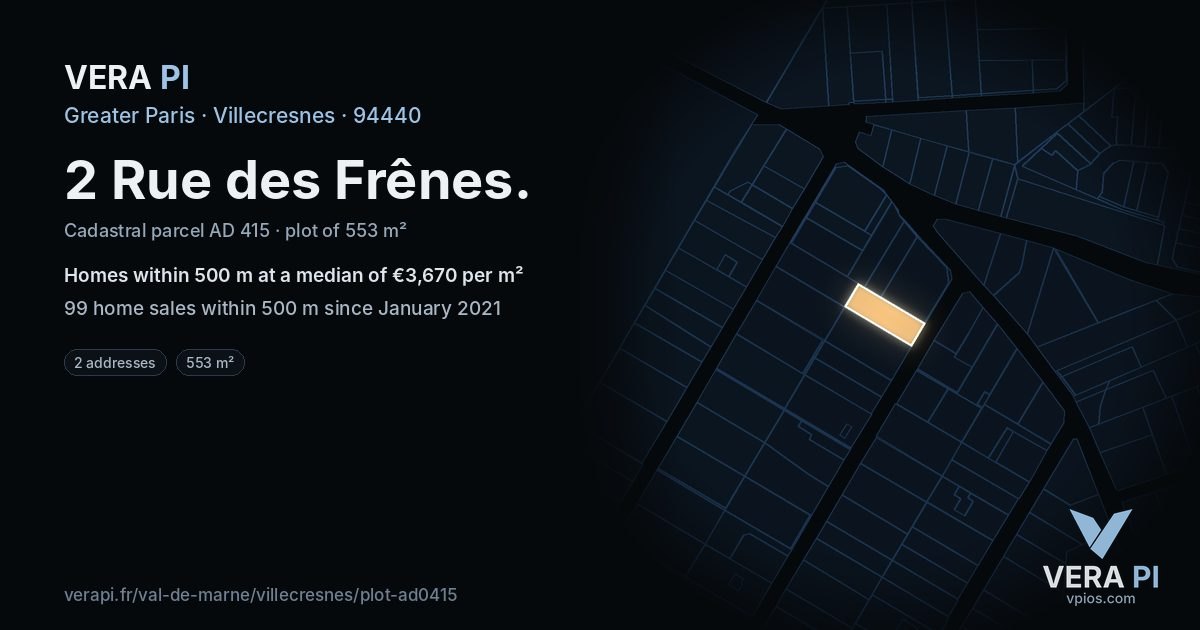 2 Rue des Frênes, Villecresnes at night – the plot lit, the parcels around coloured by the prices near them