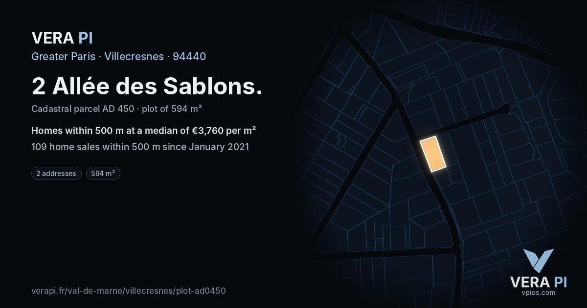 2 Allée des Sablons, Villecresnes at night – the plot lit, the parcels around coloured by the prices near them