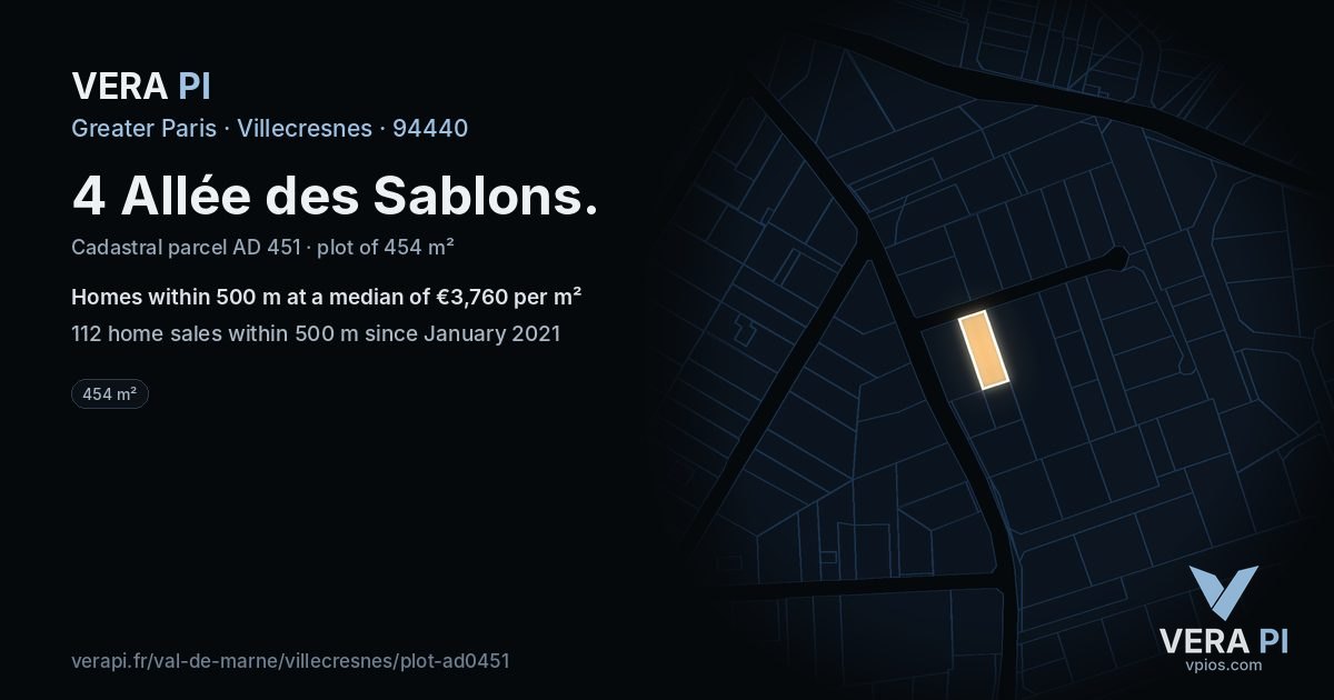4 Allée des Sablons, Villecresnes at night – the plot lit, the parcels around coloured by the prices near them