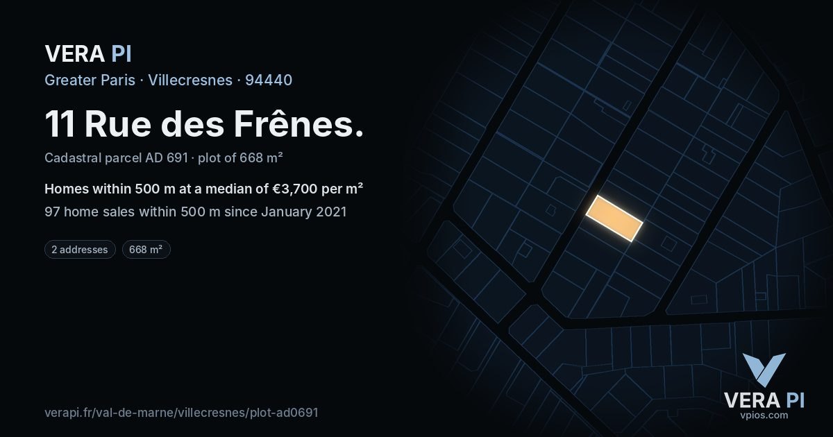11 Rue des Frênes, Villecresnes at night – the plot lit, the parcels around coloured by the prices near them