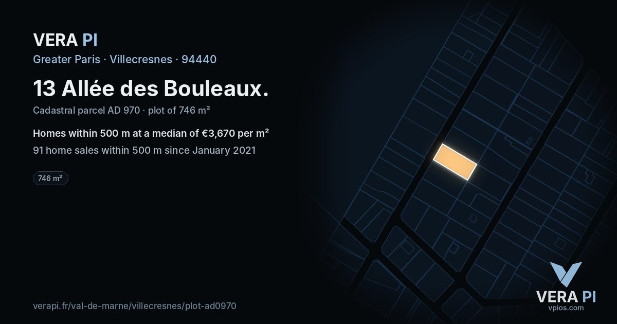 13 Allée des Bouleaux, Villecresnes at night – the plot lit, the parcels around coloured by the prices near them