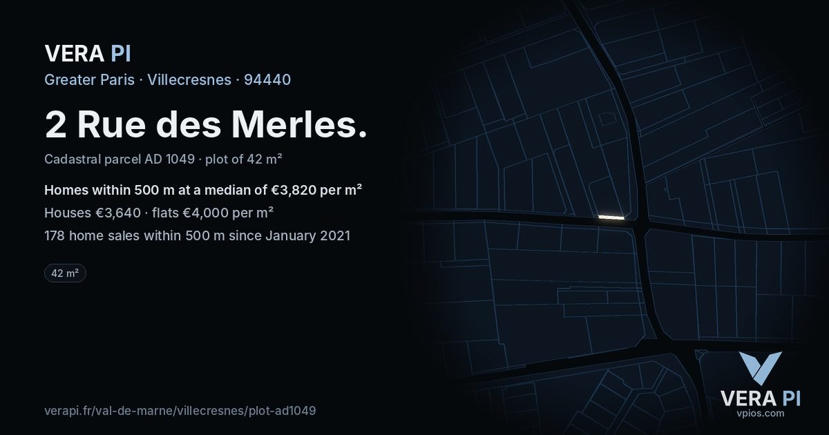 2 Rue des Merles, Villecresnes at night – the plot lit, the parcels around coloured by the prices near them