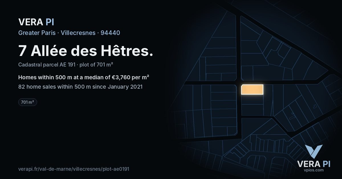 7 Allée des Hêtres, Villecresnes at night – the plot lit, the parcels around coloured by the prices near them