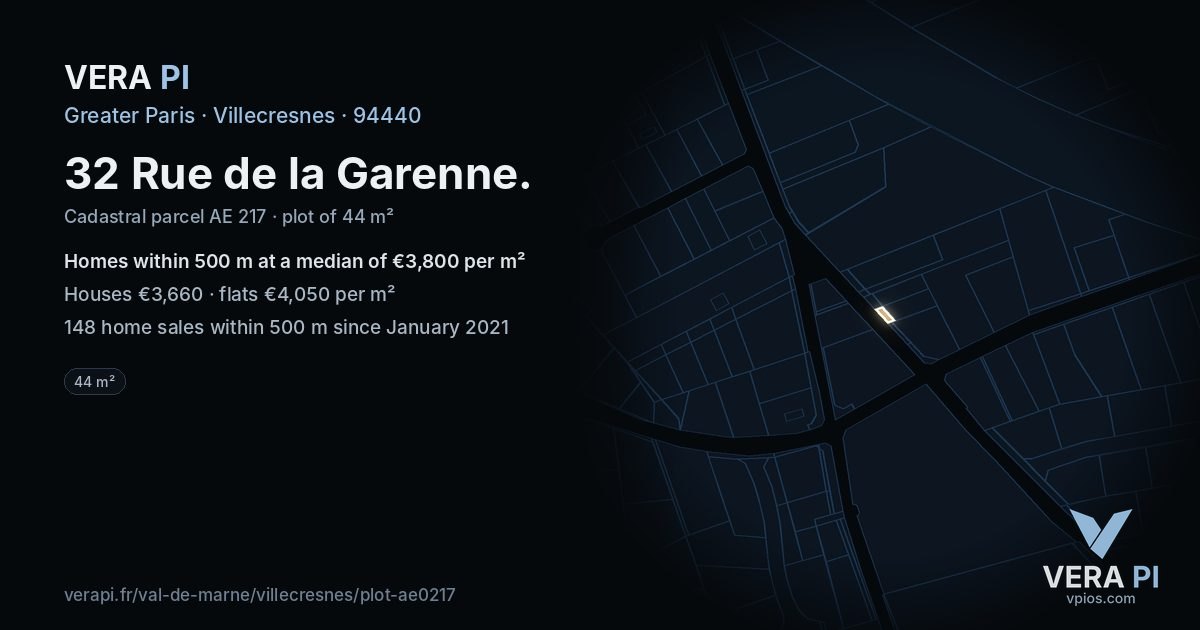 32 Rue de la Garenne, Villecresnes at night – the plot lit, the parcels around coloured by the prices near them