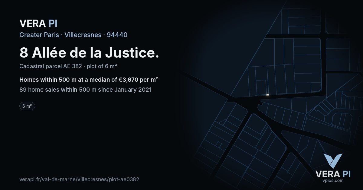 8 Allée de la Justice, Villecresnes at night – the plot lit, the parcels around coloured by the prices near them