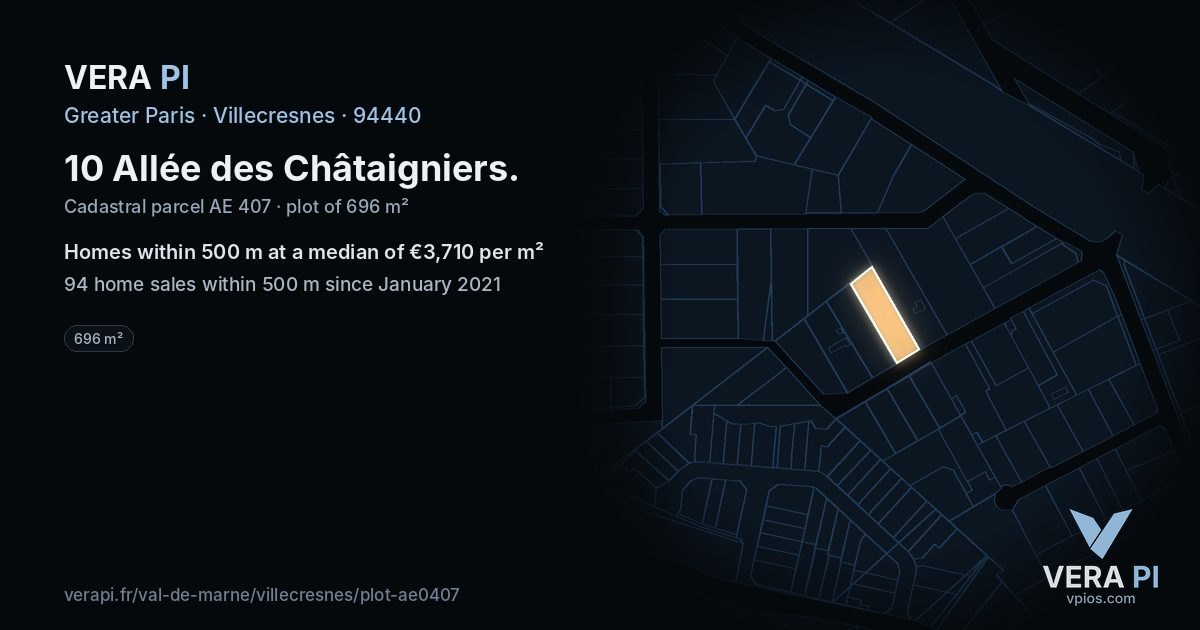 10 Allée des Châtaigniers, Villecresnes at night – the plot lit, the parcels around coloured by the prices near them