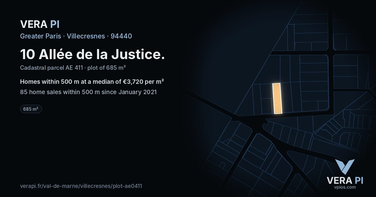 10 Allée de la Justice, Villecresnes at night – the plot lit, the parcels around coloured by the prices near them