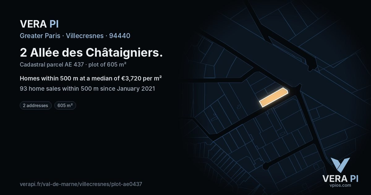 2 Allée des Châtaigniers, Villecresnes at night – the plot lit, the parcels around coloured by the prices near them