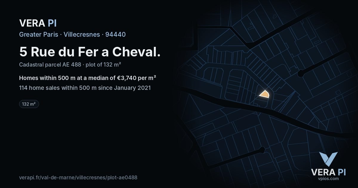 5 Rue du Fer a Cheval, Villecresnes at night – the plot lit, the parcels around coloured by the prices near them