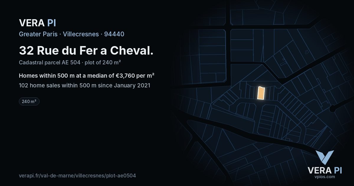32 Rue du Fer a Cheval, Villecresnes at night – the plot lit, the parcels around coloured by the prices near them