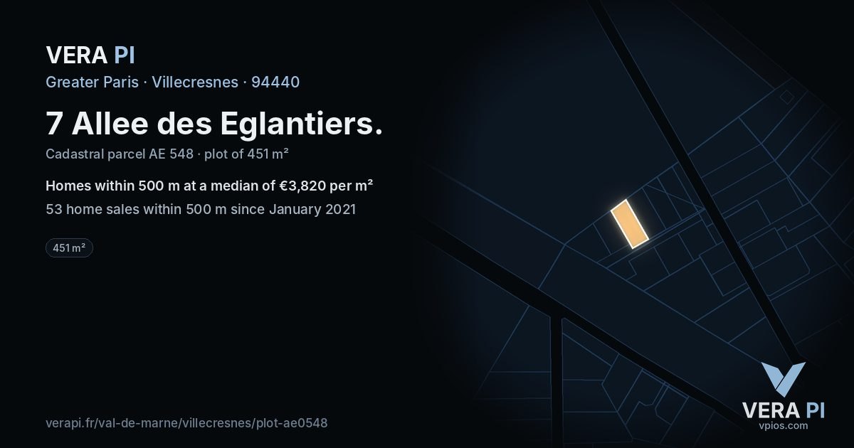 7 Allee des Eglantiers, Villecresnes at night – the plot lit, the parcels around coloured by the prices near them