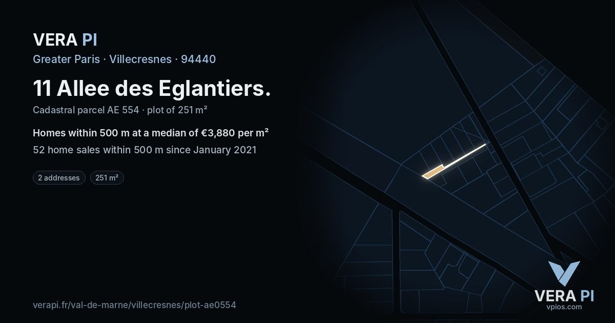 11 Allee des Eglantiers, Villecresnes at night – the plot lit, the parcels around coloured by the prices near them