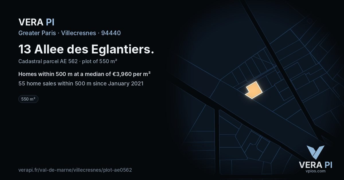 13 Allee des Eglantiers, Villecresnes at night – the plot lit, the parcels around coloured by the prices near them