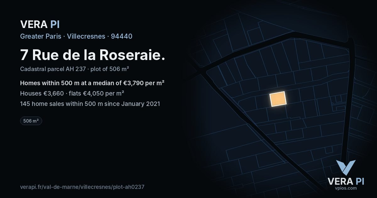 7 Rue de la Roseraie, Villecresnes at night – the plot lit, the parcels around coloured by the prices near them