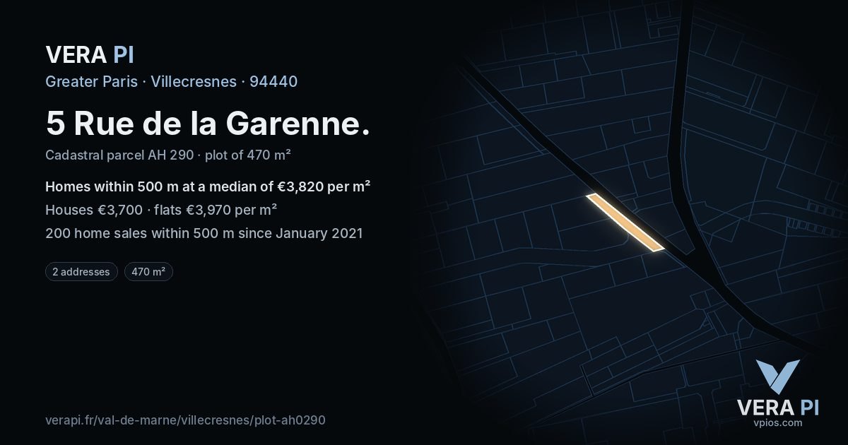 5 Rue de la Garenne, Villecresnes at night – the plot lit, the parcels around coloured by the prices near them