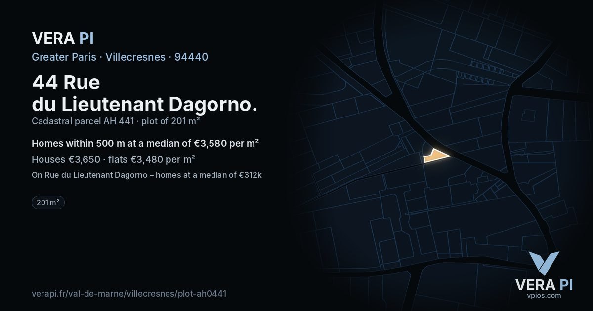 44 Rue du Lieutenant Dagorno, Villecresnes at night – the plot lit, the parcels around coloured by the prices near them