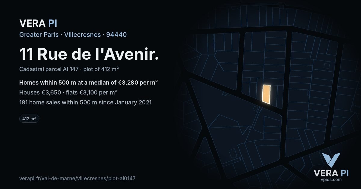 11 Rue de l'Avenir, Villecresnes at night – the plot lit, the parcels around coloured by the prices near them