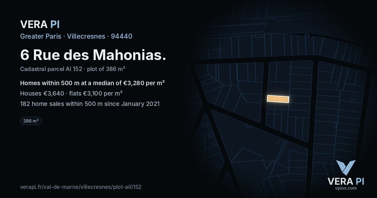 6 Rue des Mahonias, Villecresnes at night – the plot lit, the parcels around coloured by the prices near them