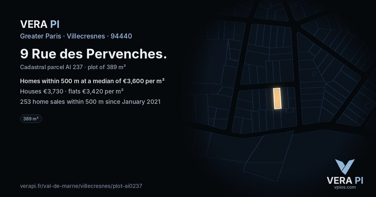 9 Rue des Pervenches, Villecresnes at night – the plot lit, the parcels around coloured by the prices near them