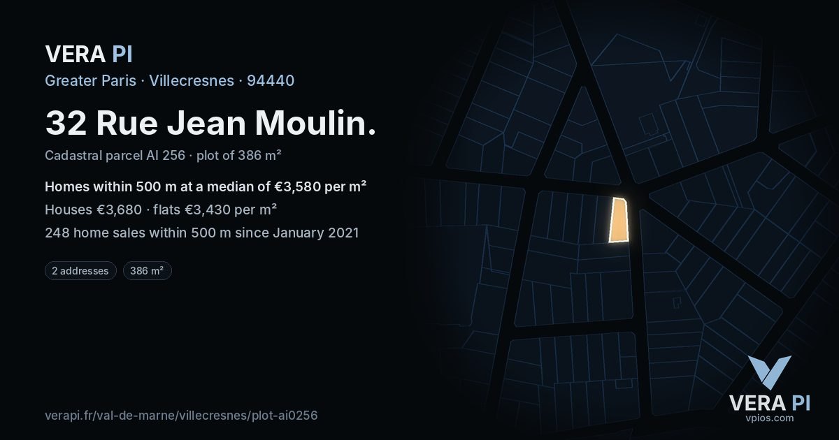 32 Rue Jean Moulin, Villecresnes at night – the plot lit, the parcels around coloured by the prices near them